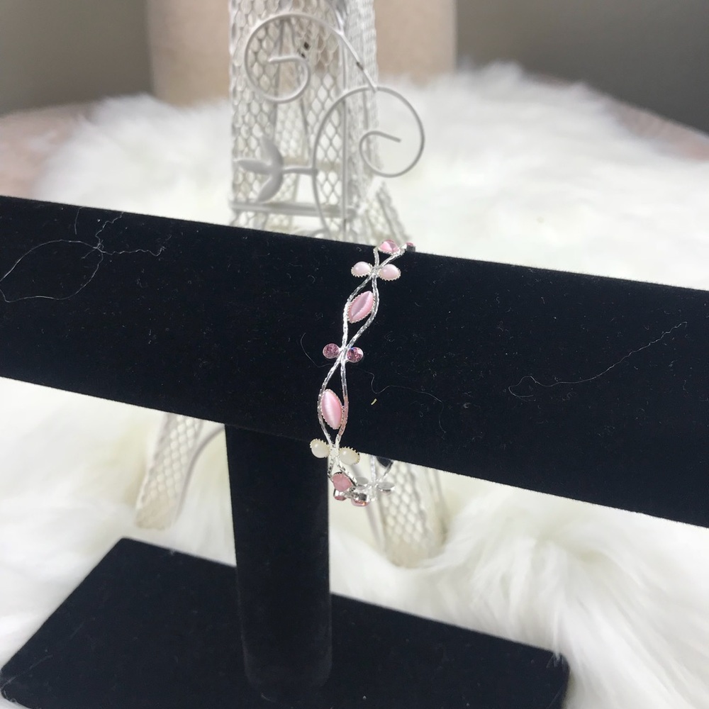 NWOT WOMENS BEAUTIFUL BRACELET